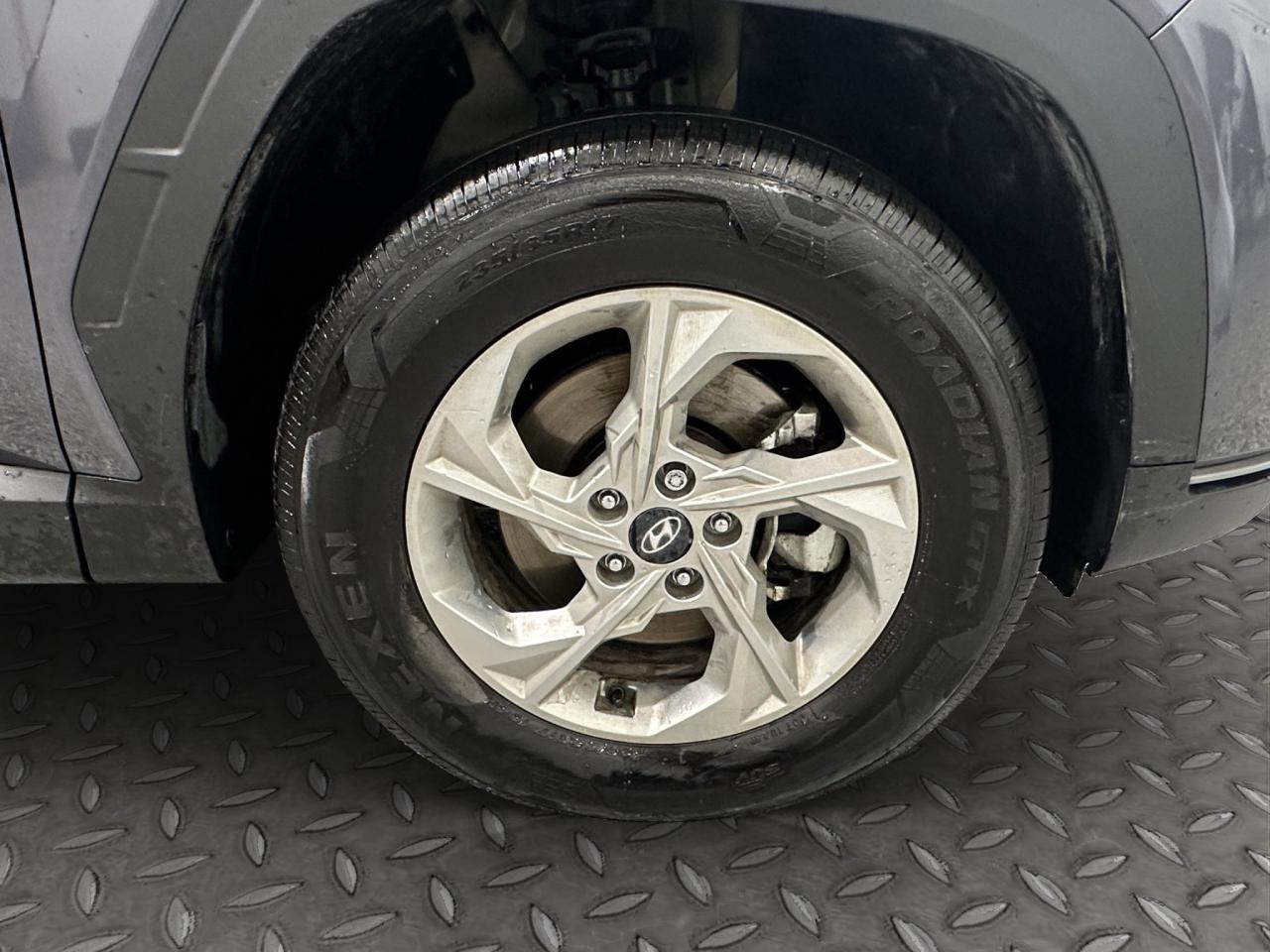 2024 Hyundai Tucson Preferred | Reverse Cam | Heated Seats Photo