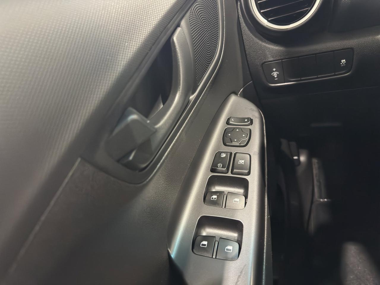 2018 Hyundai KONA Essential | Reverse Cam | Heated Seats Photo