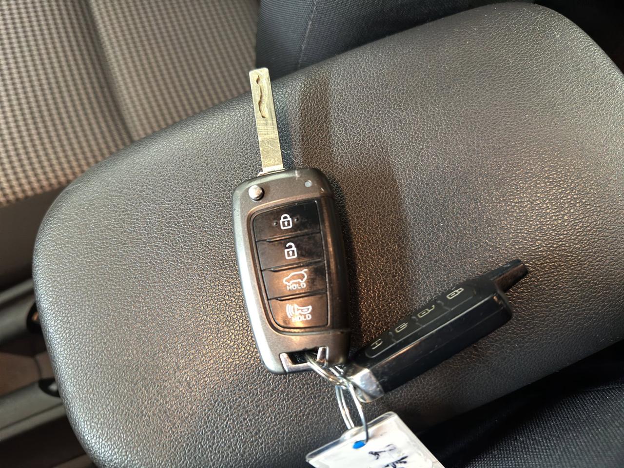 2018 Hyundai KONA Essential | Reverse Cam | Heated Seats Photo