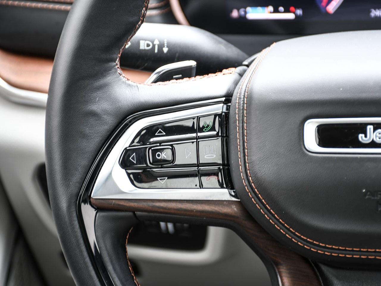 2023 Jeep Grand Cherokee Summit 4x4 Photo