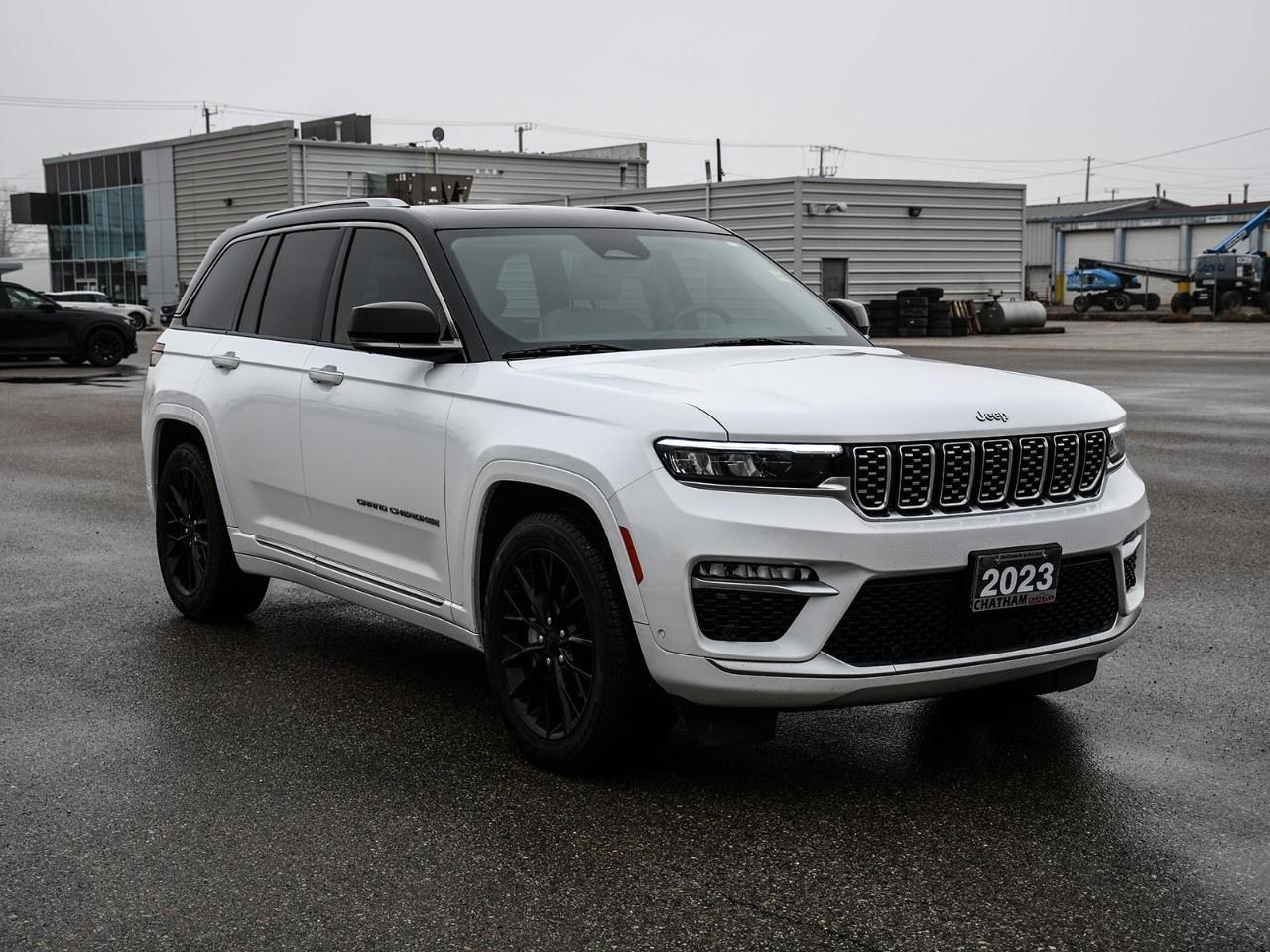 2023 Jeep Grand Cherokee Summit 4x4 Photo4