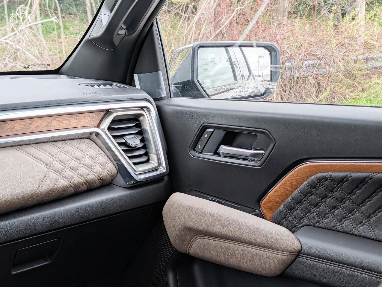 2026 GMC Canyon Denali Photo
