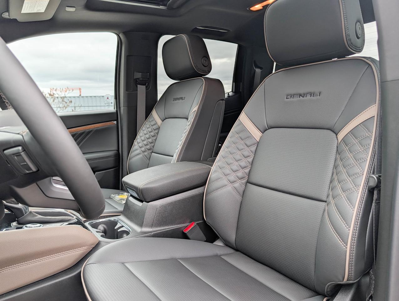2026 GMC Canyon Denali Photo