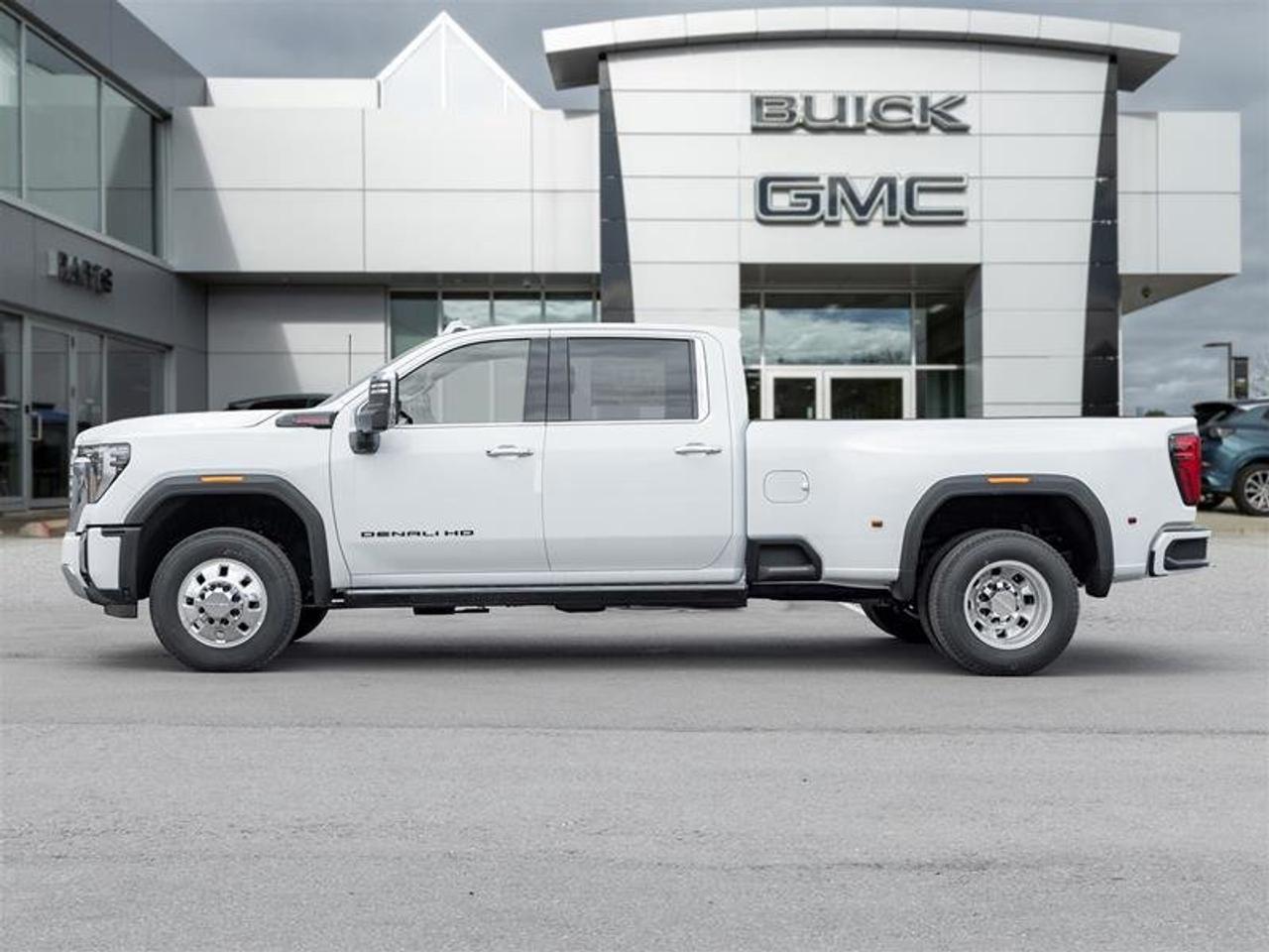 2026 GMC Sierra 3500 HD DENALI DRW Photo2