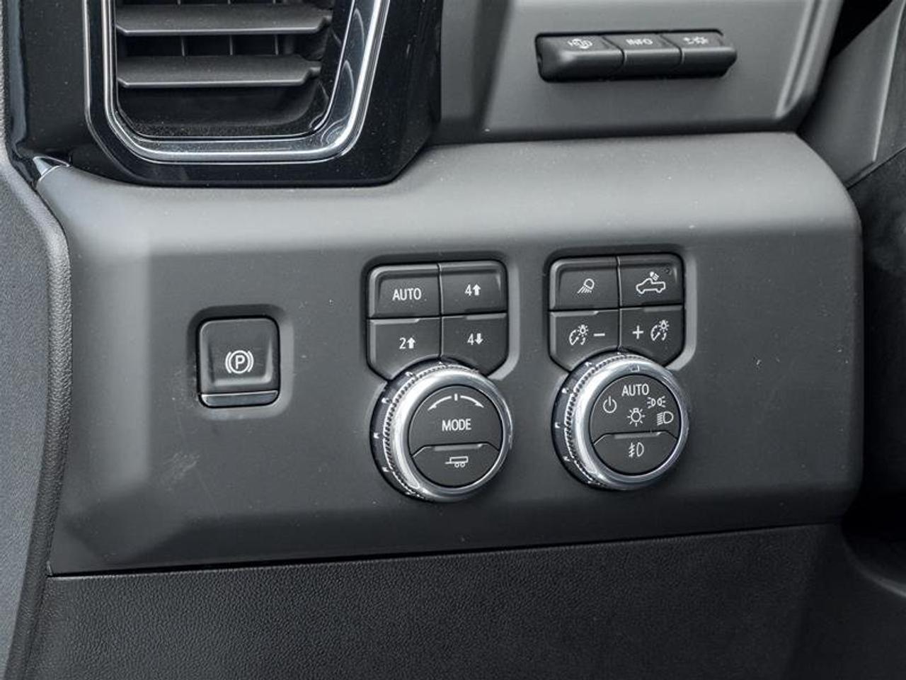 2026 GMC Sierra 3500 HD DENALI DRW Photo