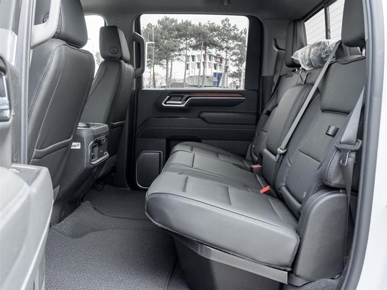 2026 GMC Sierra 3500 HD DENALI DRW Photo