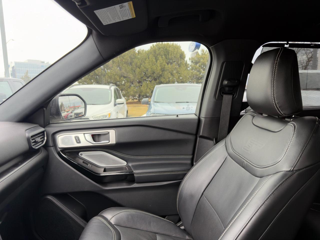 2022 Ford Explorer 401A|ST STREET PK|ST APP PK|TECH PK|CARGO PK Photo