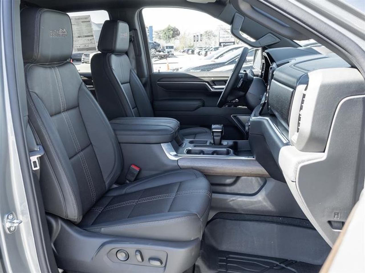 2026 Chevrolet Silverado 1500 Crew Cab Short Box 4-Wheel Drive High Country Photo