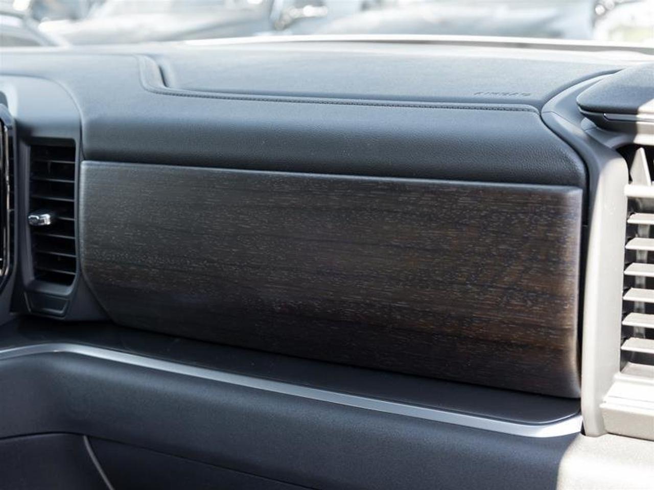 2026 Chevrolet Silverado 1500 Crew Cab Short Box 4-Wheel Drive High Country Photo