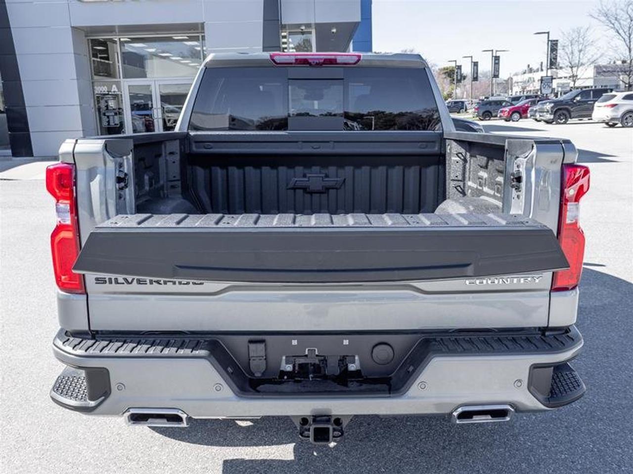 2026 Chevrolet Silverado 1500 Crew Cab Short Box 4-Wheel Drive High Country Photo