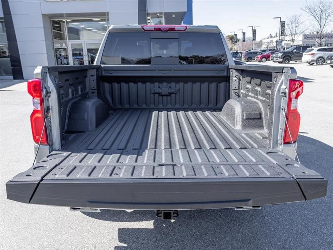 2026 Chevrolet Silverado 1500 Crew Cab Short Box 4-Wheel Drive High Country Photo