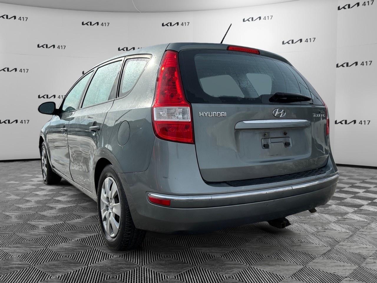 2010 Hyundai Elantra Touring 4dr Wgn Auto GLS Photo