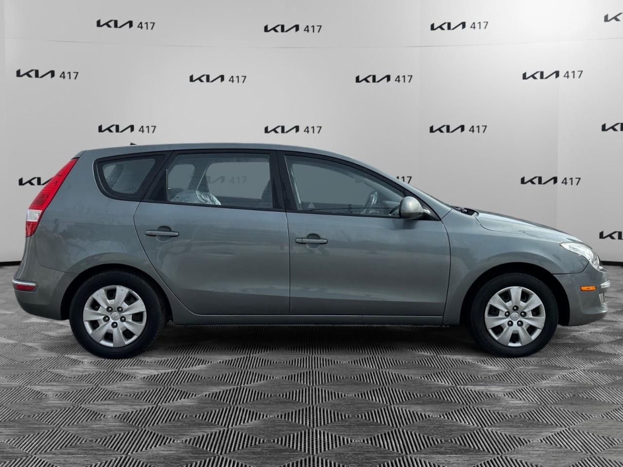 2010 Hyundai Elantra Touring 4dr Wgn Auto GLS Photo