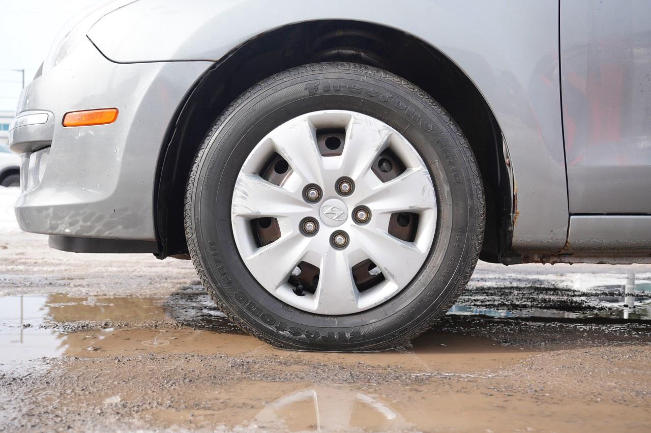 2010 Hyundai Elantra Touring 4dr Wgn Auto GLS Photo