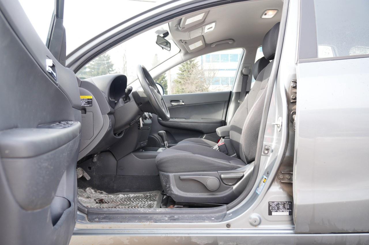 2010 Hyundai Elantra Touring 4dr Wgn Auto GLS Photo