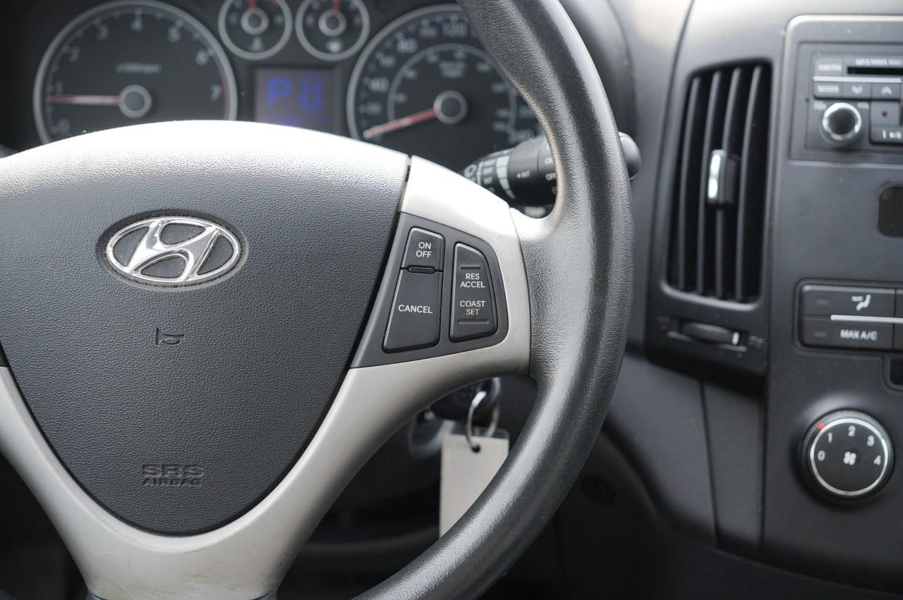 2010 Hyundai Elantra Touring 4dr Wgn Auto GLS Photo