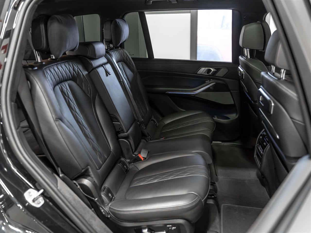 2025 BMW X7 xDrive40i|M SPORT PRO PKG|PREMIUM PKG|INDIVIDUAL|7PASSENGER Photo