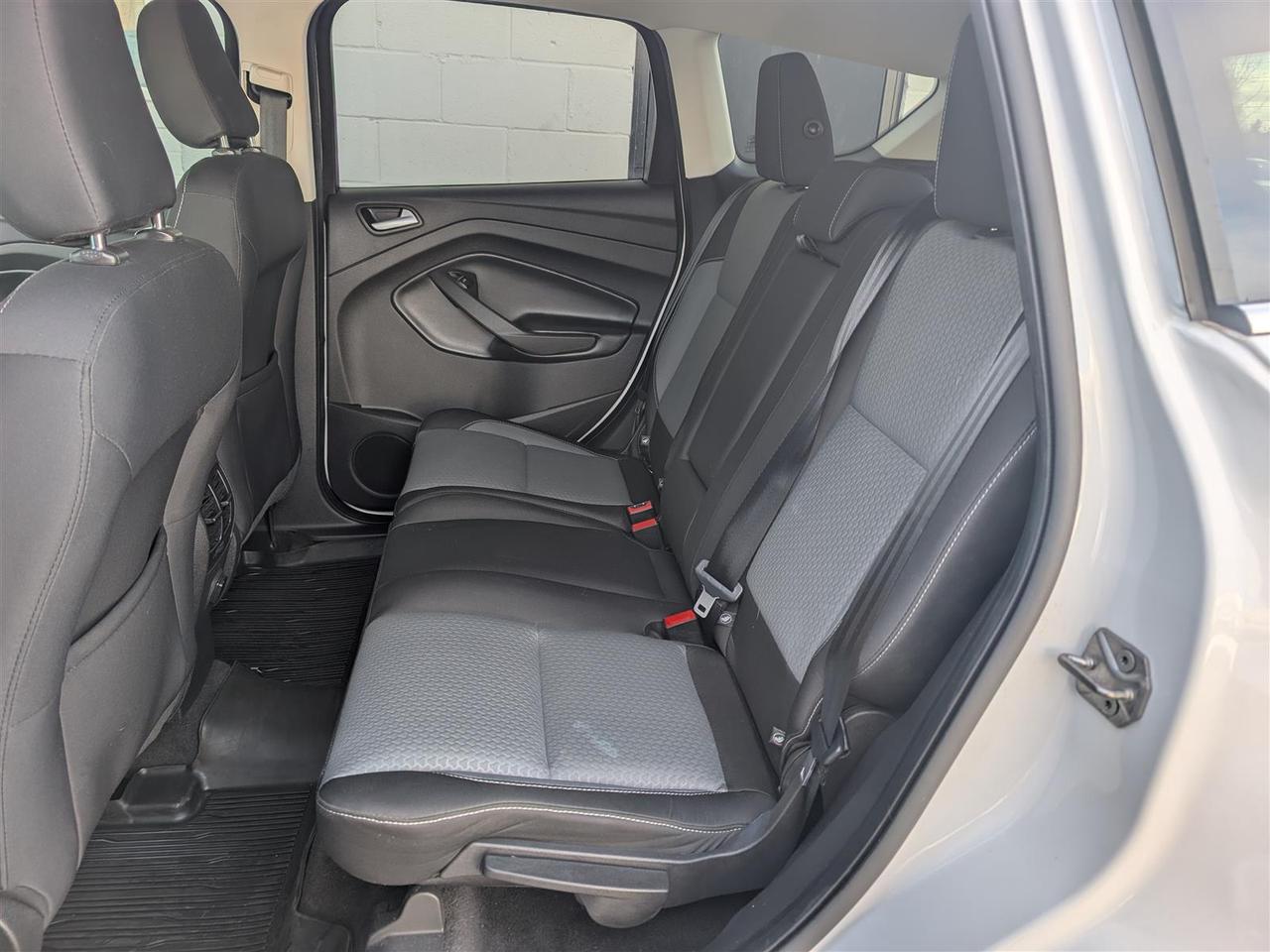 2019 Ford Escape SE - NAVI - REV CAM - TECH FEATS Photo