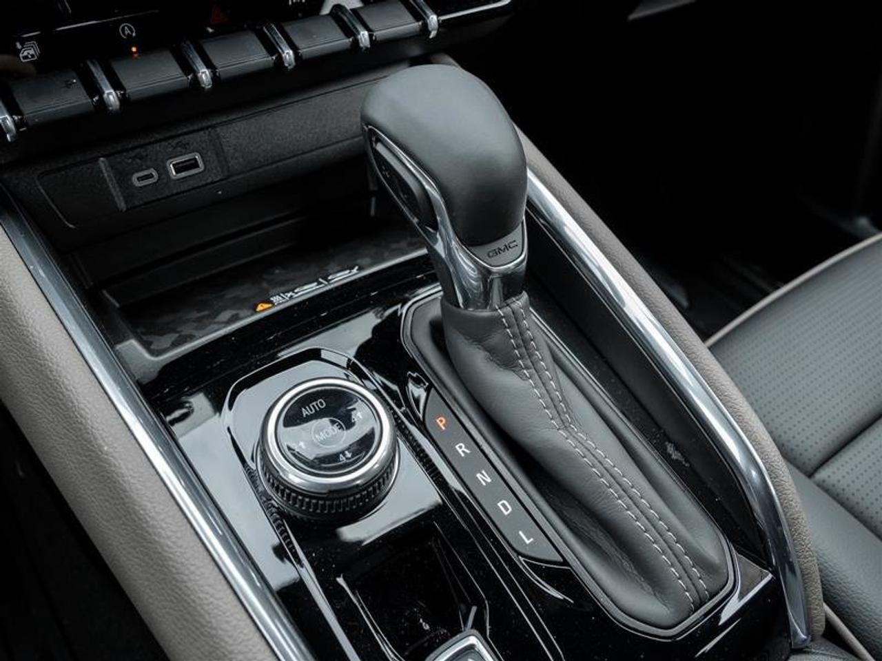 2026 GMC Canyon Denali Photo