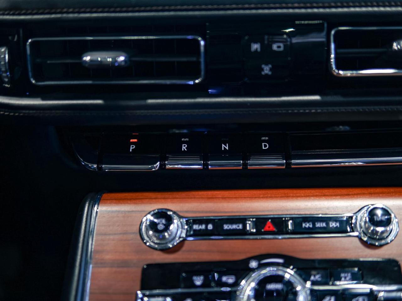 2022 Lincoln Aviator RESERVE | AWD | NO ACCIDENTS | DEALER SERVICED Photo