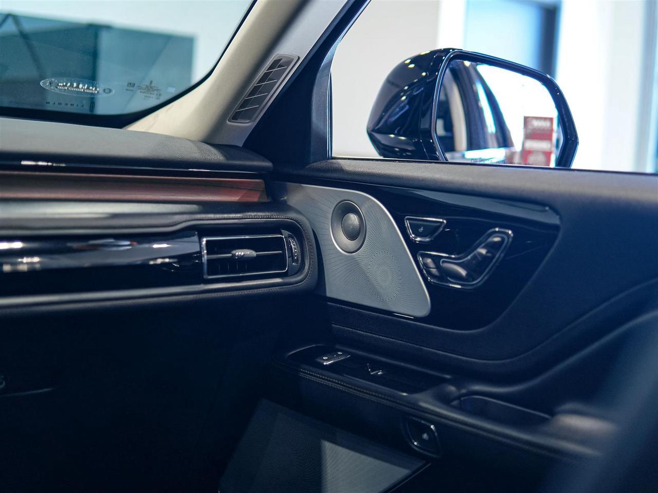 2022 Lincoln Aviator RESERVE | AWD | NO ACCIDENTS | DEALER SERVICED Photo