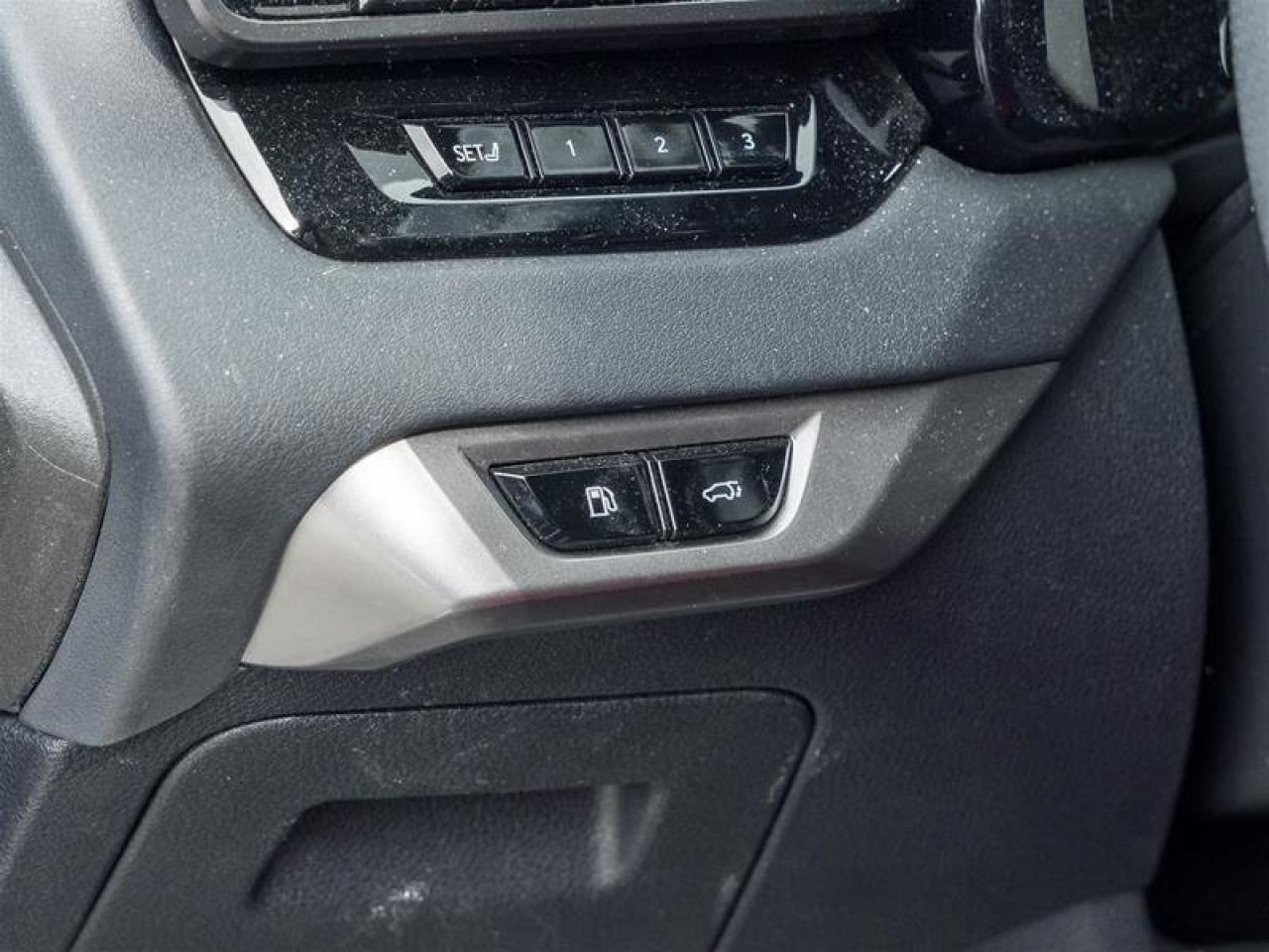 2023 Lexus RXh RX 500h Heated and Vented Seats| Navigation| Backup Cam| Panoramic Sunroof| Memory Seat| AWD Photo