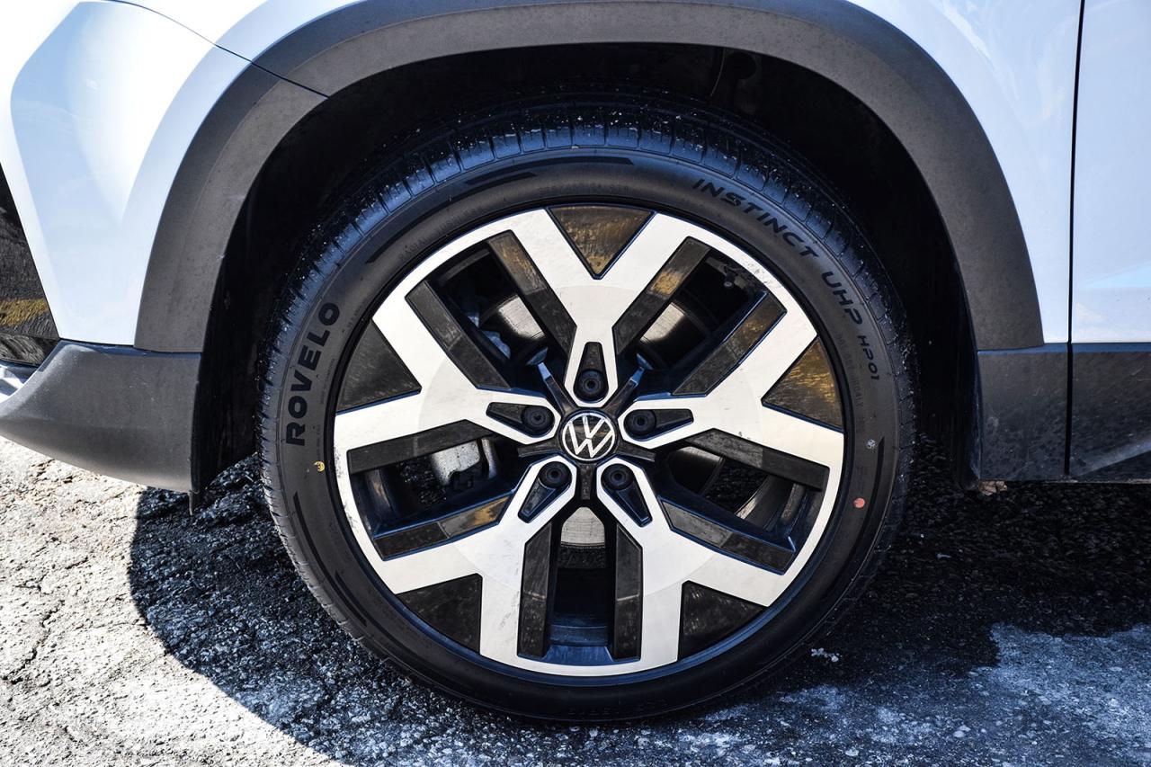 2023 Volkswagen Taos Highline 4Motion No Accident Panoroof Navigation Photo