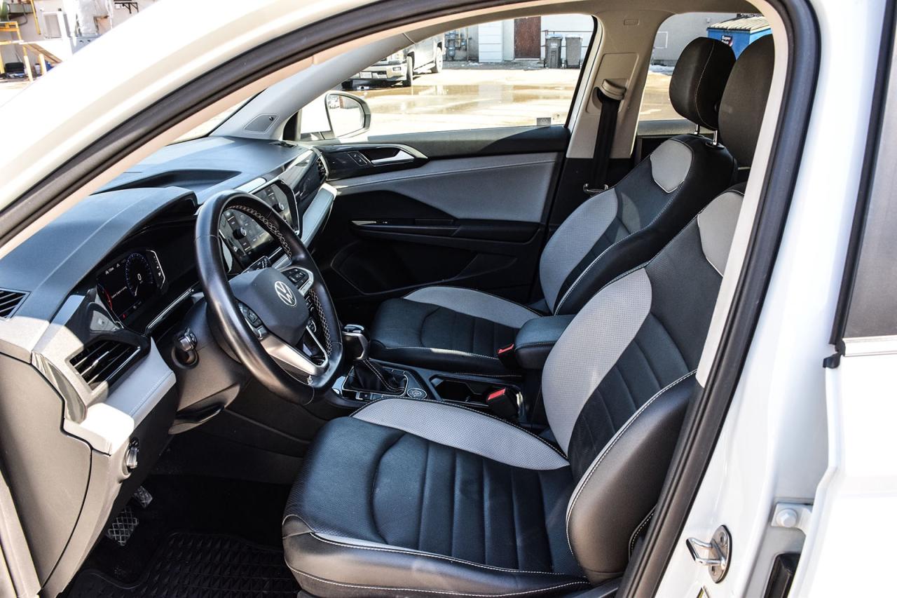 2023 Volkswagen Taos Highline 4Motion No Accident Panoroof Navigation Photo