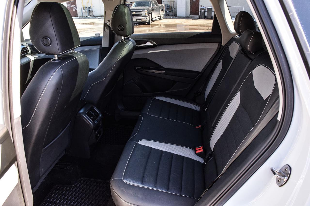 2023 Volkswagen Taos Highline 4Motion No Accident Panoroof Navigation Photo