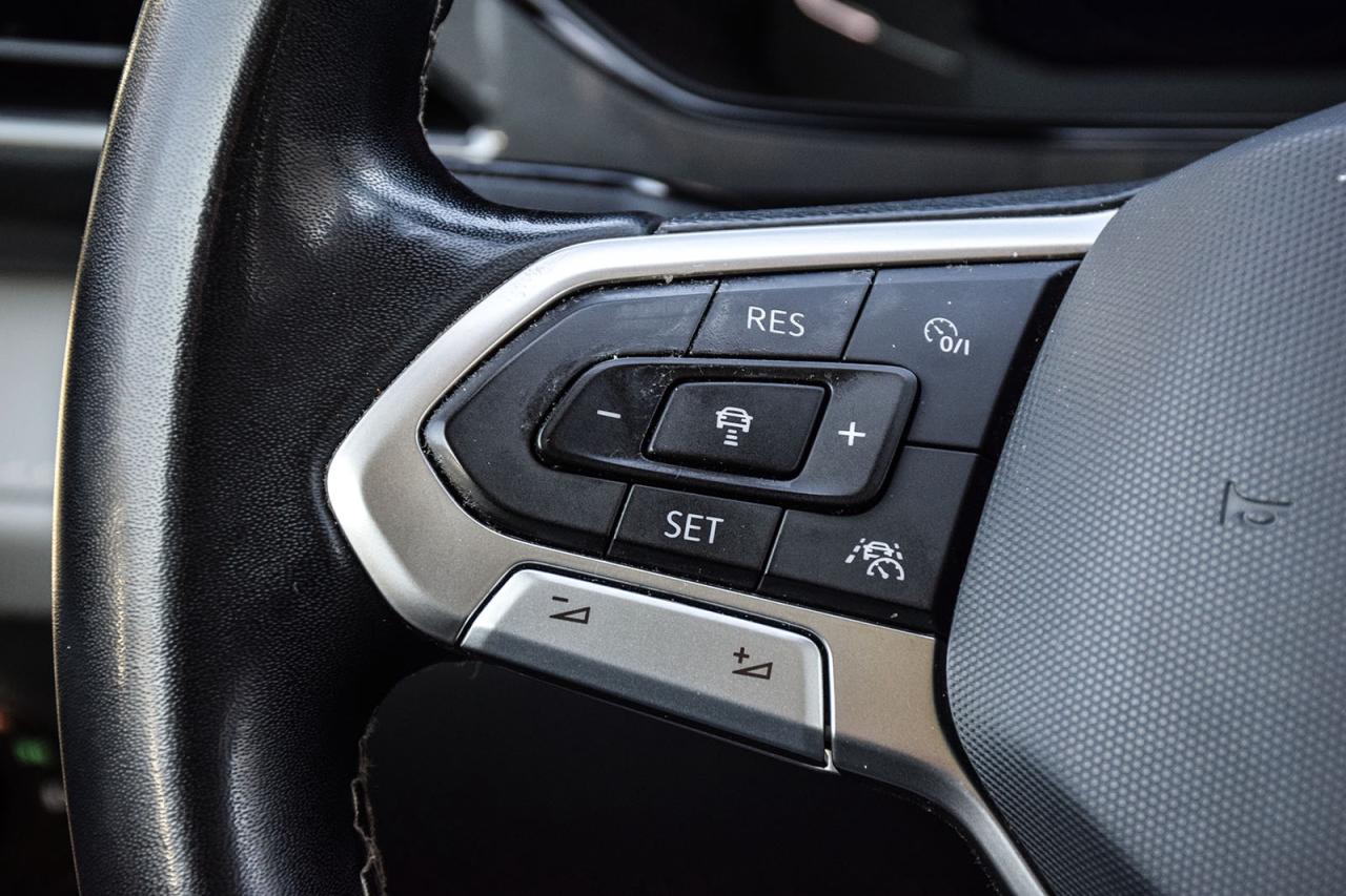 2023 Volkswagen Taos Highline 4Motion No Accident Panoroof Navigation Photo