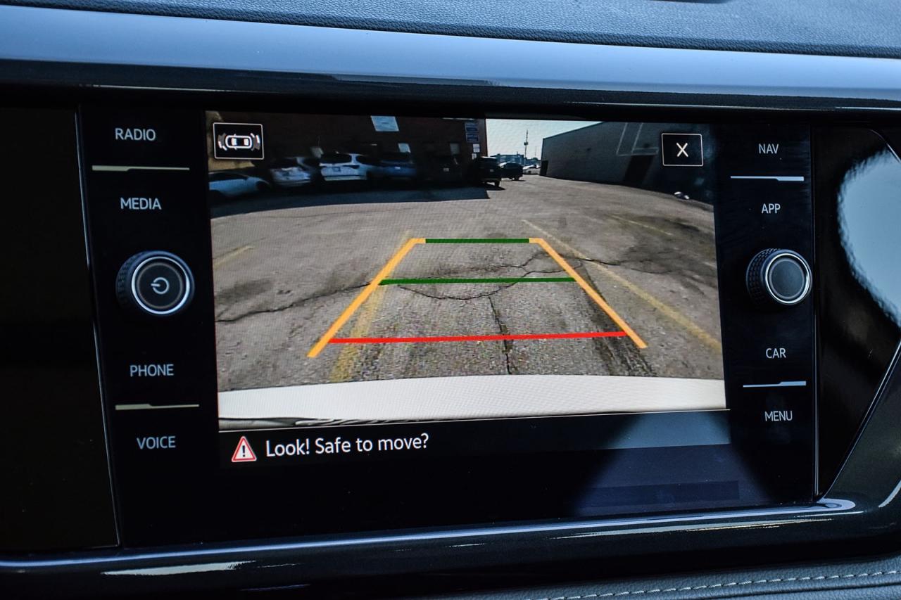 2023 Volkswagen Taos Highline 4Motion No Accident Panoroof Navigation Photo