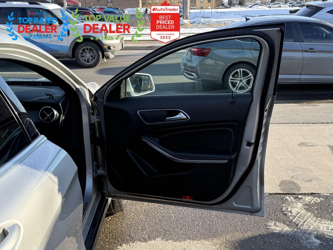 2018 Mercedes-Benz GLA 250 | PREMIUM | PANO | NAVI | BACK UP CAMERA Photo