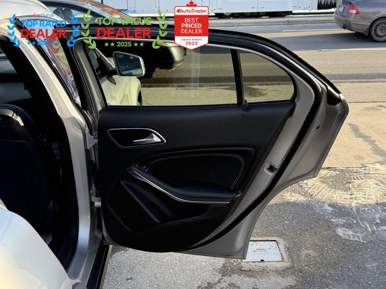 2018 Mercedes-Benz GLA 250 | PREMIUM | PANO | NAVI | BACK UP CAMERA Photo