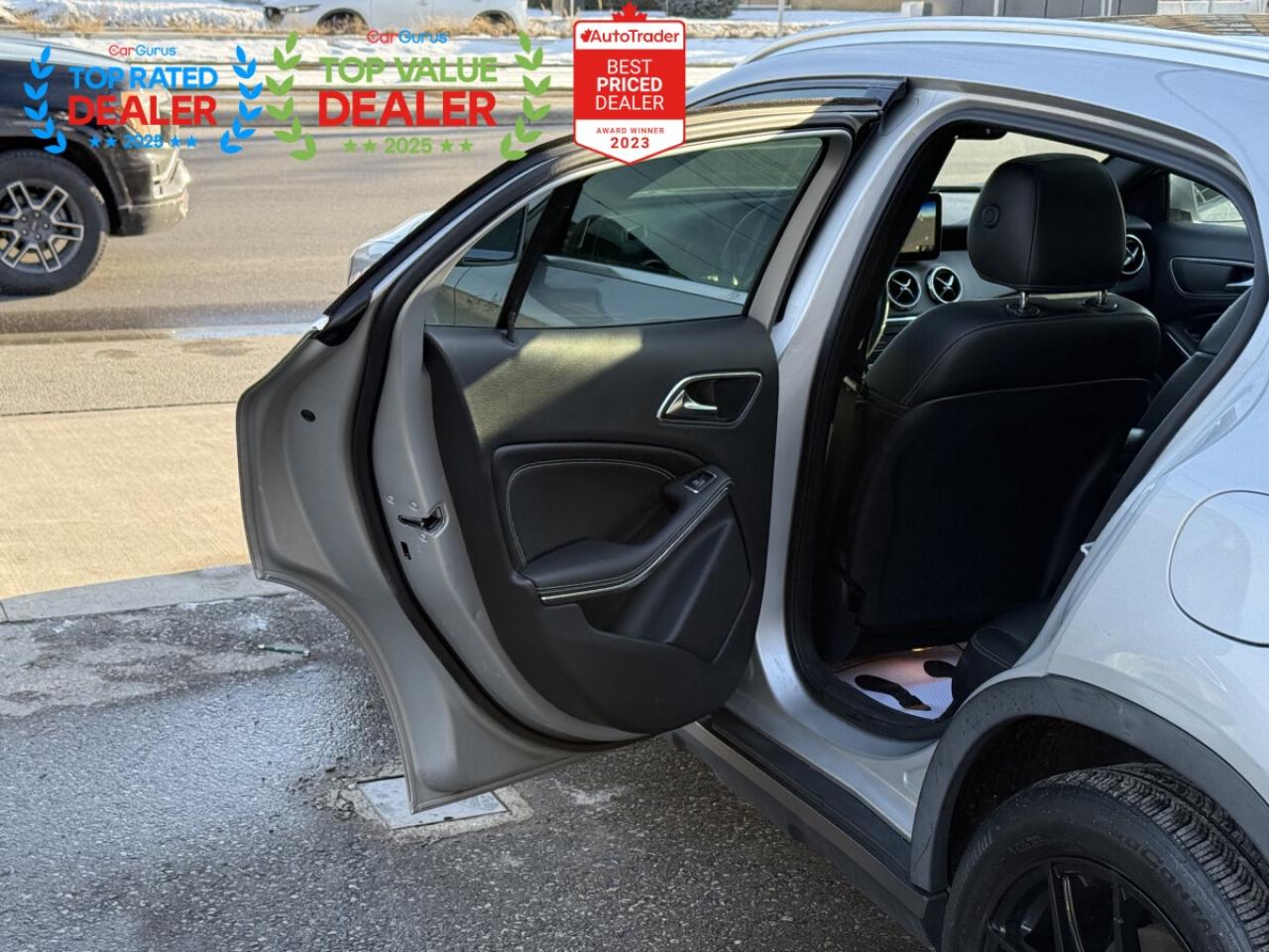 2018 Mercedes-Benz GLA 250 | PREMIUM | PANO | NAVI | BACK UP CAMERA Photo