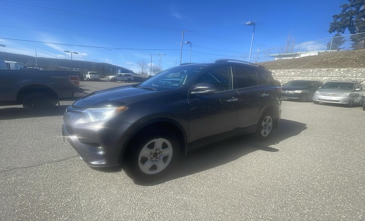 2017 Toyota RAV4 LIMITED  Photo1