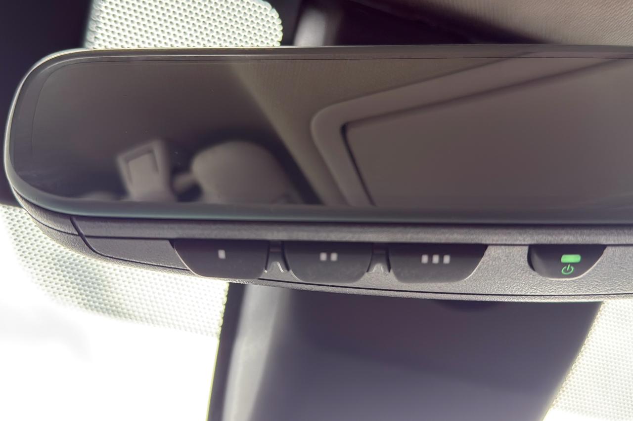 2017 Toyota RAV4 LIMITED  Photo