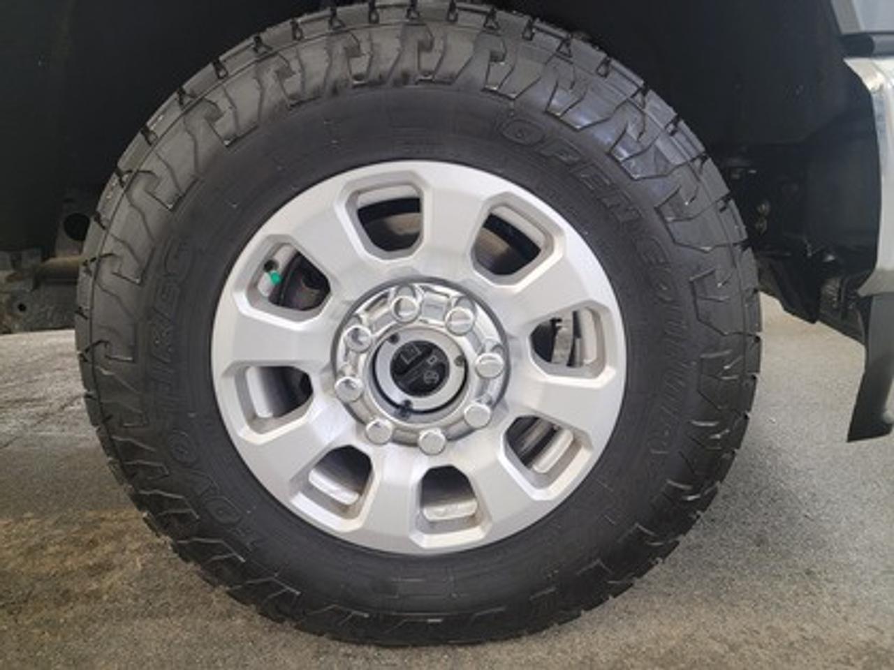 13689128