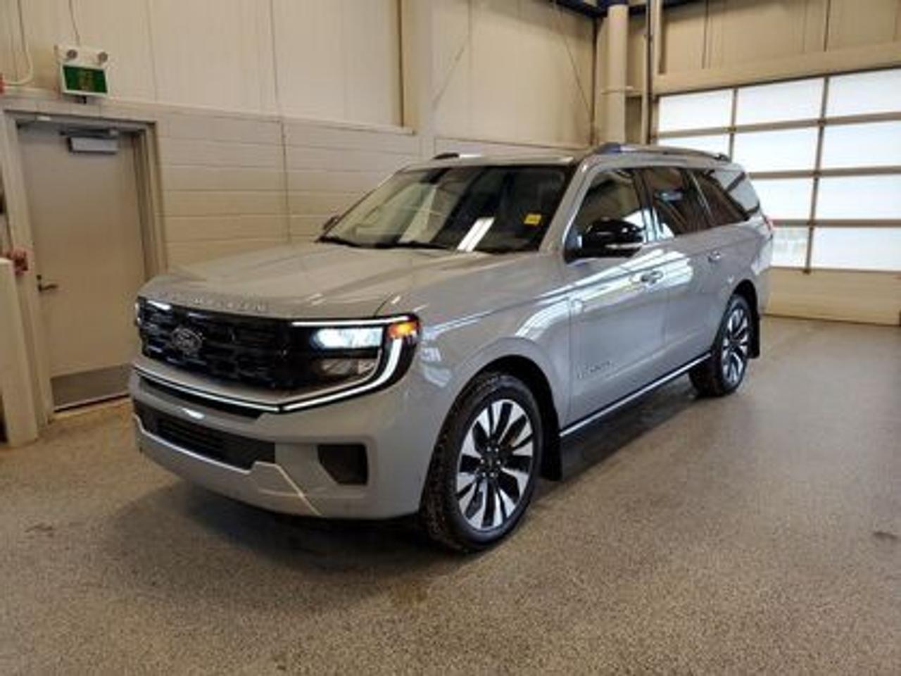 Used 2025 Ford Expedition PLATINUM MAX W/ PANORAMIC VISTA ROOF for sale in Moose Jaw, SK