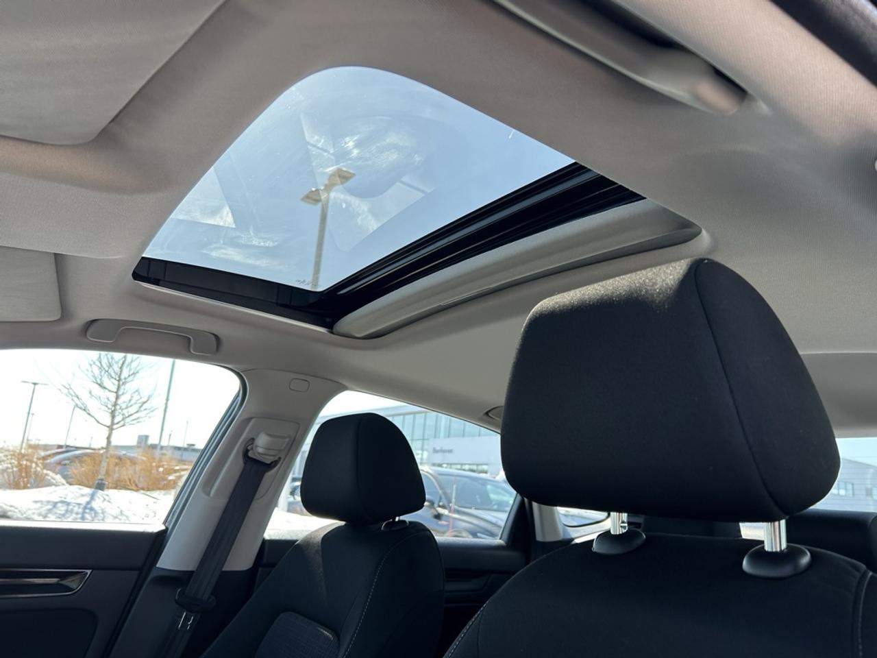 2022 Honda Civic Sedan EX  - Sunroof -  Android Auto Photo