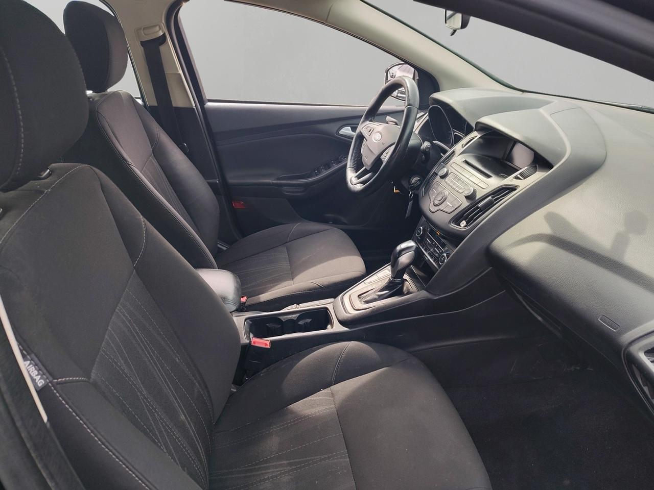 2016 Ford Focus SE Photo