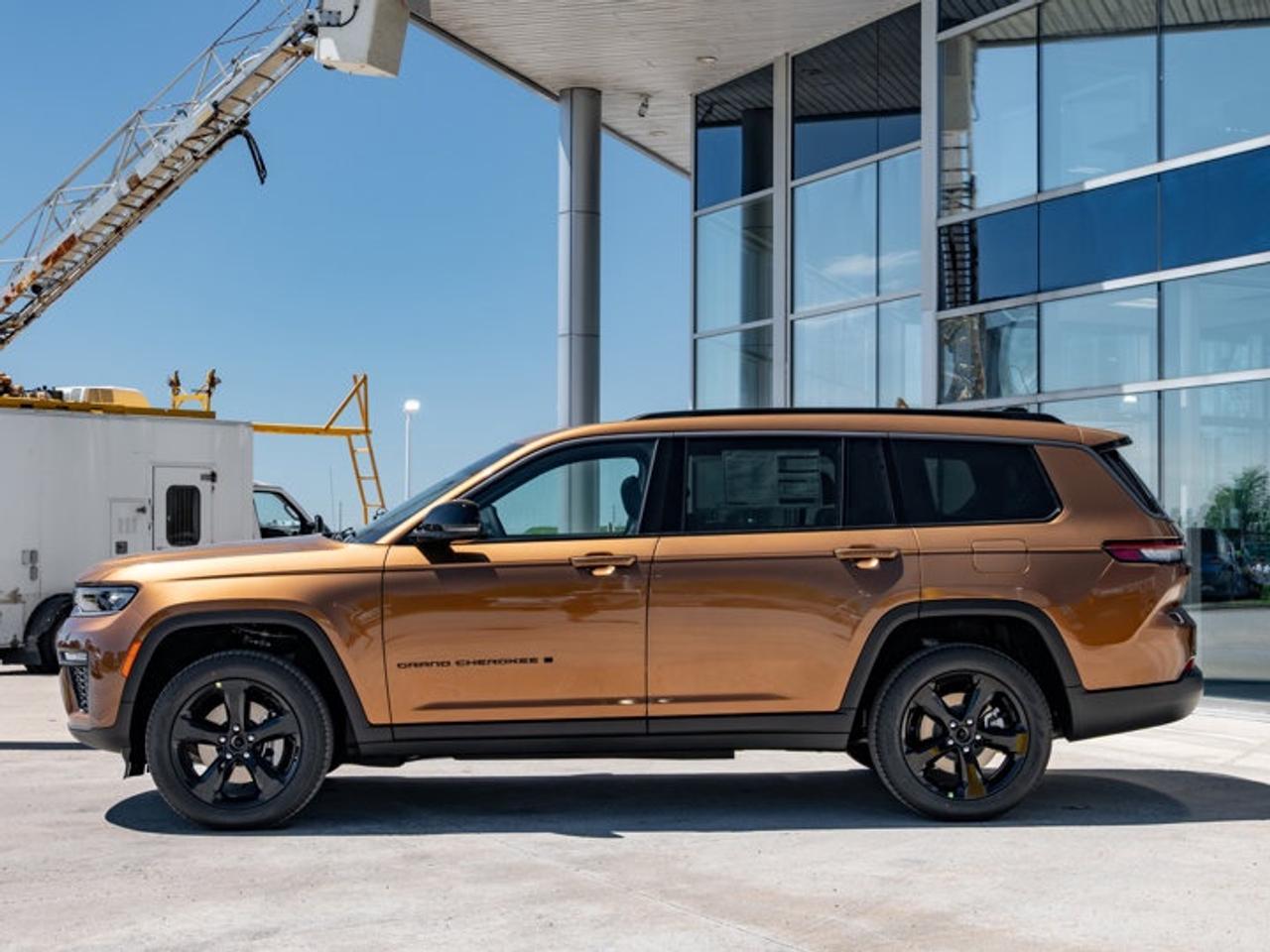 2026 Jeep Grand Cherokee L Limited Photo4