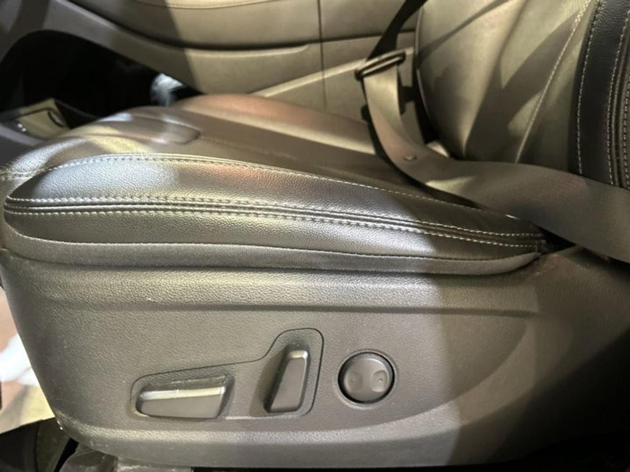 2023 Hyundai Santa Fe Urban AWD | No accidents | One owner Photo