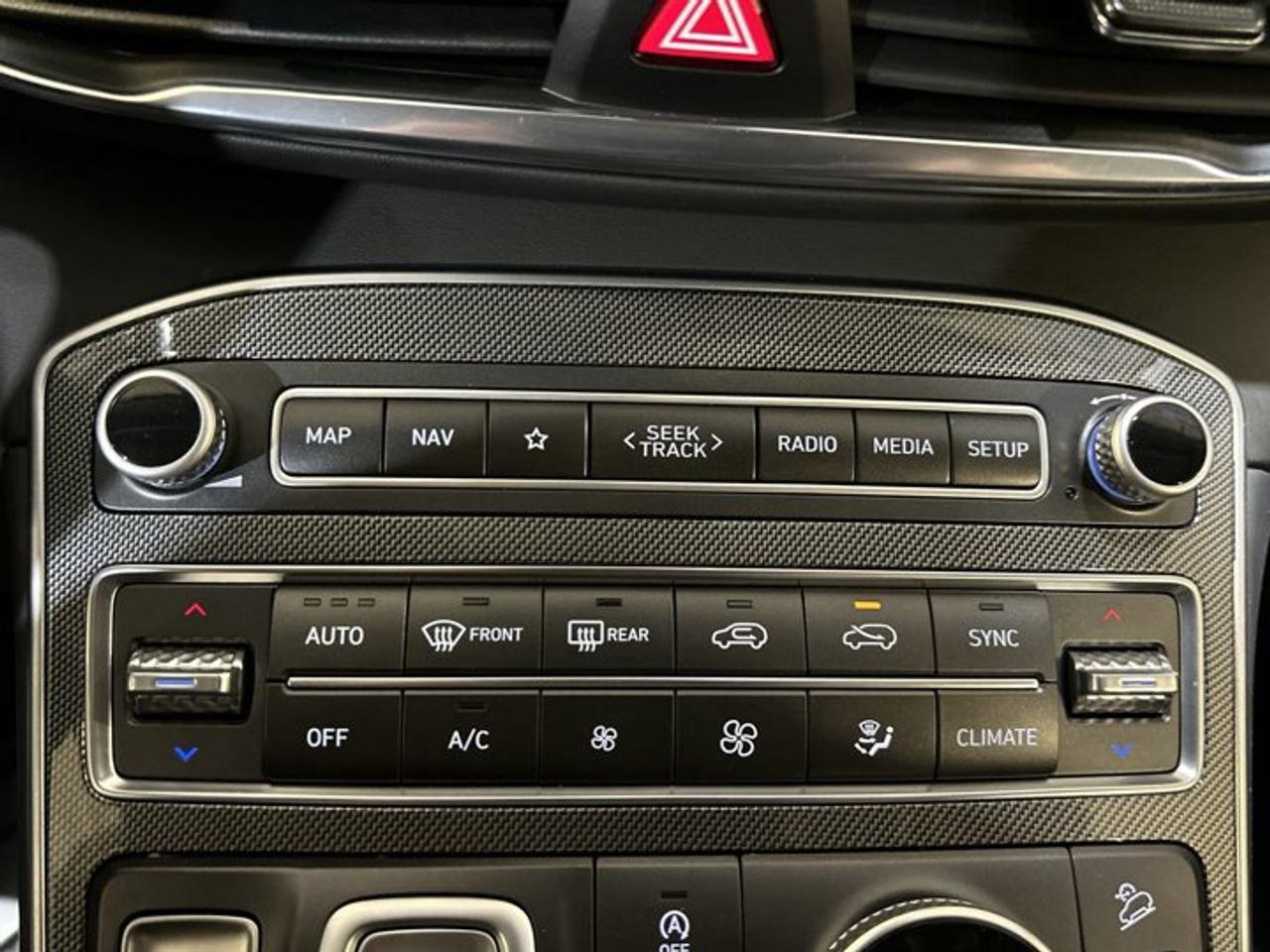 2023 Hyundai Santa Fe Urban AWD | No accidents | One owner Photo