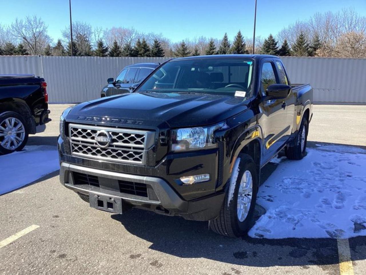 2022 Nissan Frontier SV King Cab 4x4 | Accident Free Photo