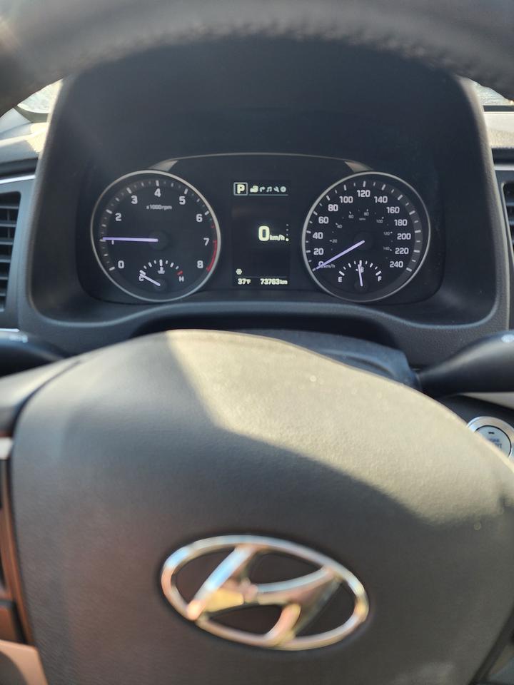 2017 Hyundai Elantra Limited l Low KM | Clean Carfax | Fully Loaded Photo