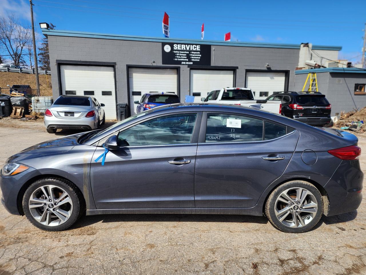 2017 Hyundai Elantra Limited l Low KM | Clean Carfax | Fully Loaded Photo