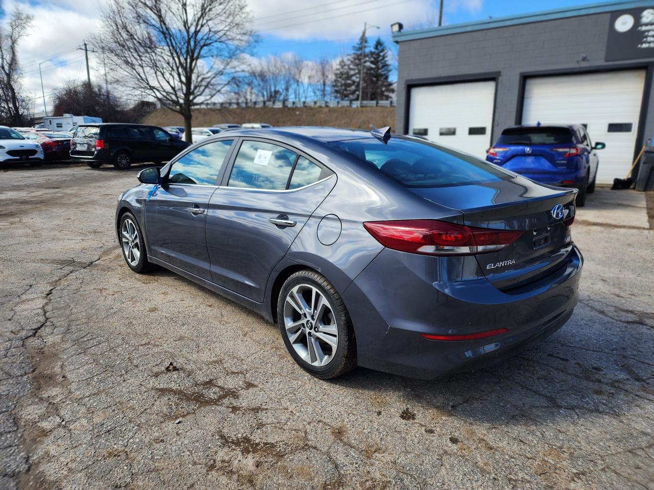 2017 Hyundai Elantra Limited l Low KM | Clean Carfax | Fully Loaded Photo