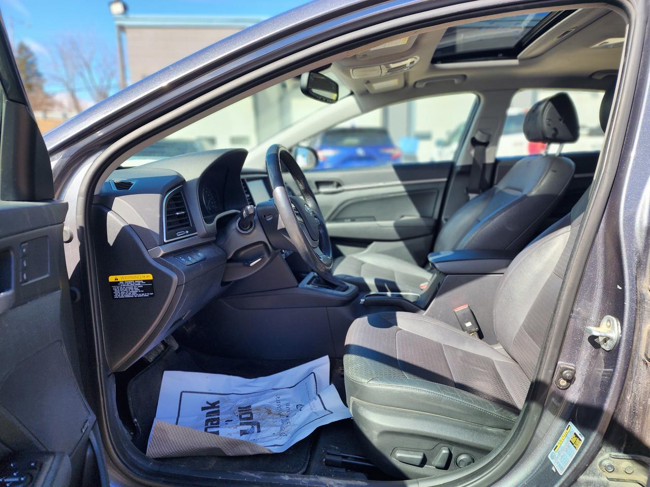 2017 Hyundai Elantra Limited l Low KM | Clean Carfax | Fully Loaded Photo