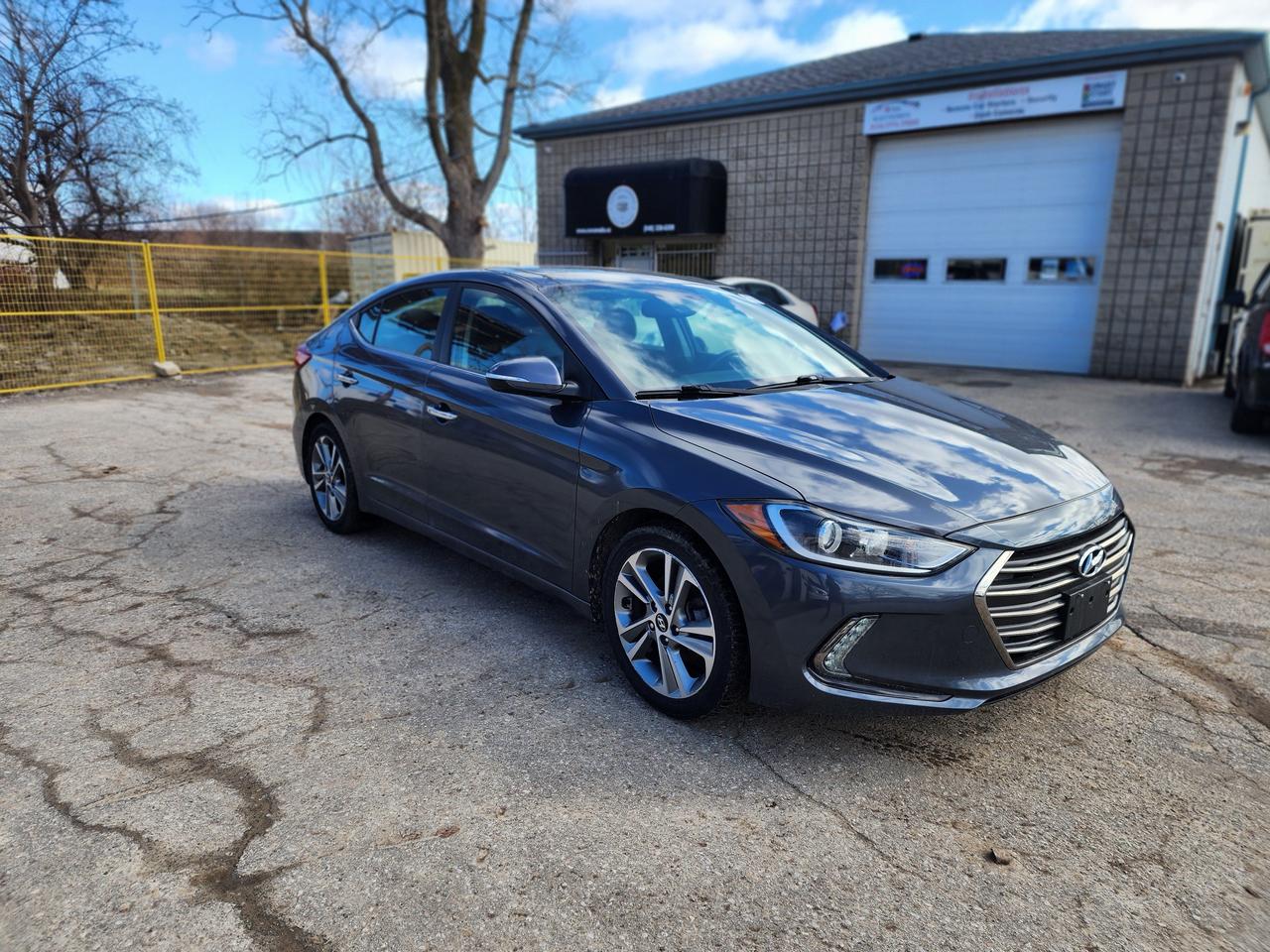 2017 Hyundai Elantra Limited l Low KM | Clean Carfax | Fully Loaded Photo2