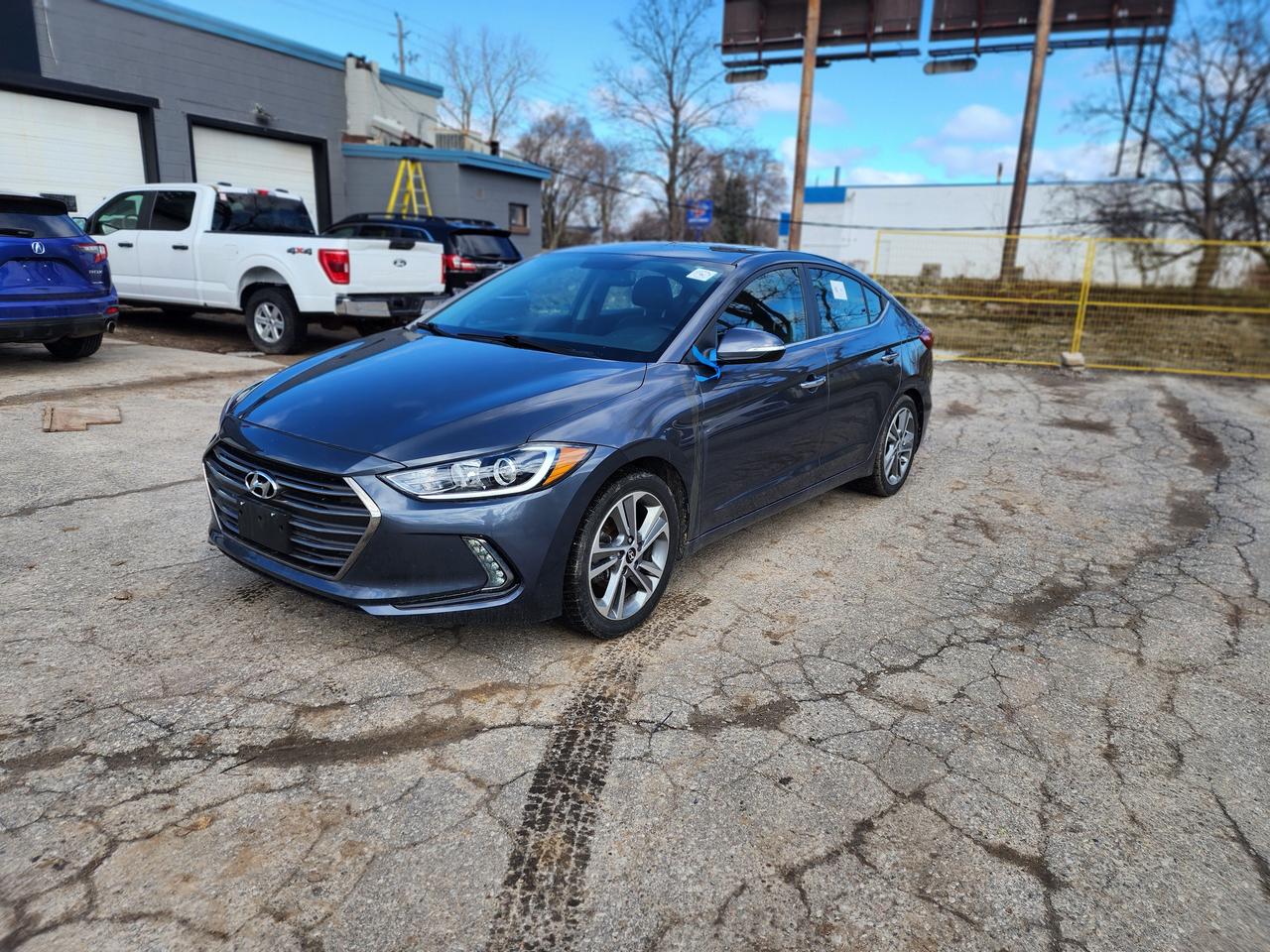 2017 Hyundai Elantra Limited l Low KM | Clean Carfax | Fully Loaded Photo0